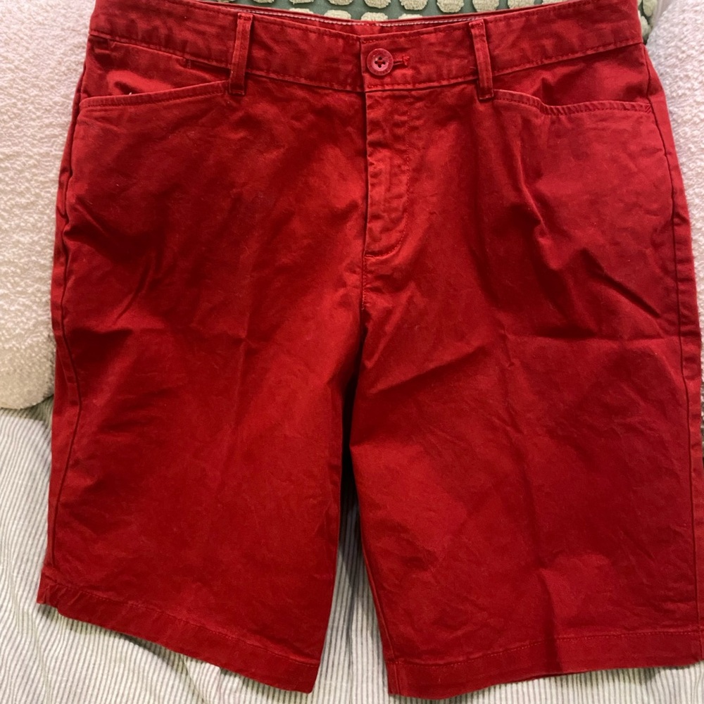 Eddie Bauer women's Vibrant Red Flat Front Shorts, size 10